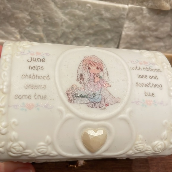 Precious Moments June Trinket box - Picture 2 of 4